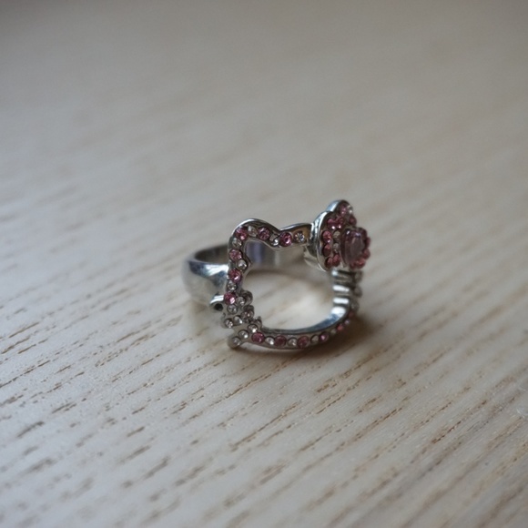 Hello Kitty Ring - Picture 3 of 4